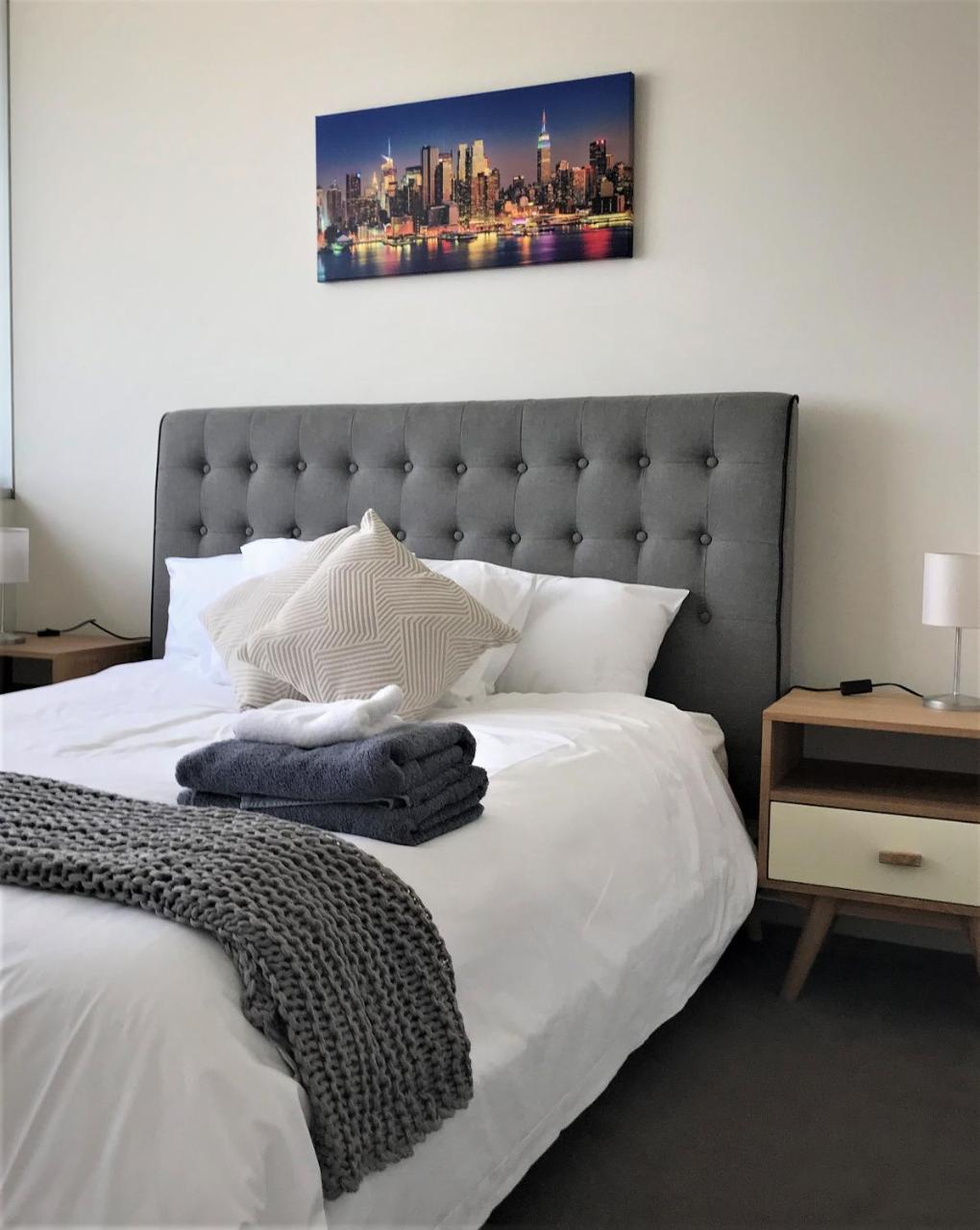 Readyset Apartments At Liberty Мелбърн Екстериор снимка